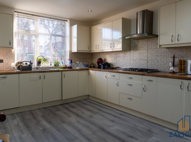 4 bed detached house for sale Zavsons Properties