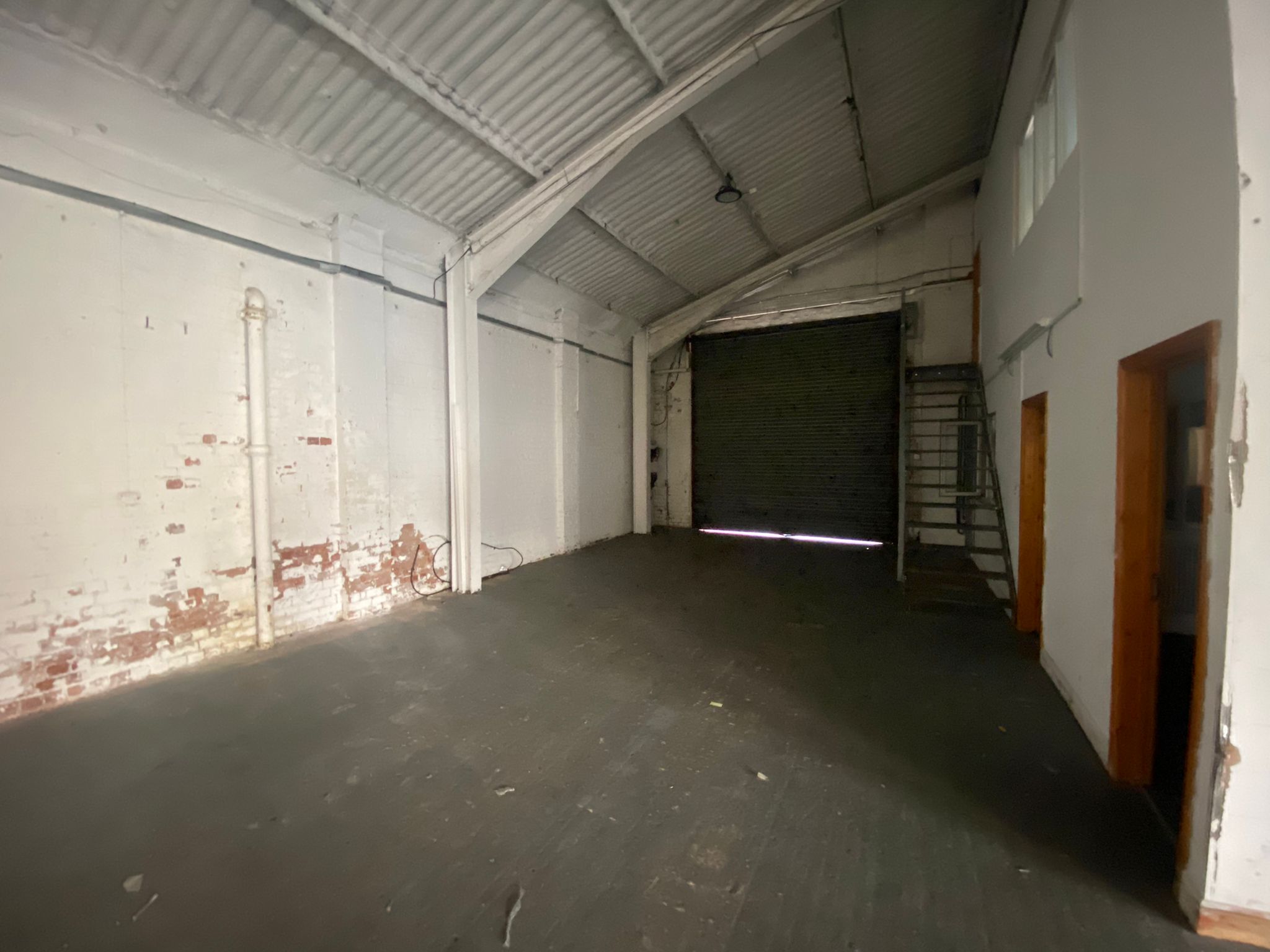 Large Warehouse and Office Space Ireton Rd, Humberstone Zavsons